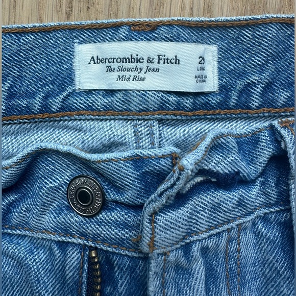 Abercrombie & Fitch Mid-Rise Slouchy Jean - women’s 29 long - Picture 4 of 5